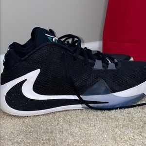 Giannis Antetokoumpo shoes size 11.5